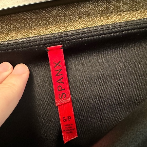 Spanx Woman’s Faux Leather Leggings Black Shimmer Size Small - Picture 2 of 8